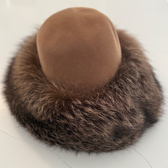 Patricia Underwood Brown Fox Trim Winter Ski Hat main image 5